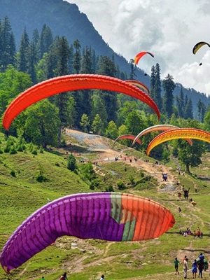Paragliding in Manali